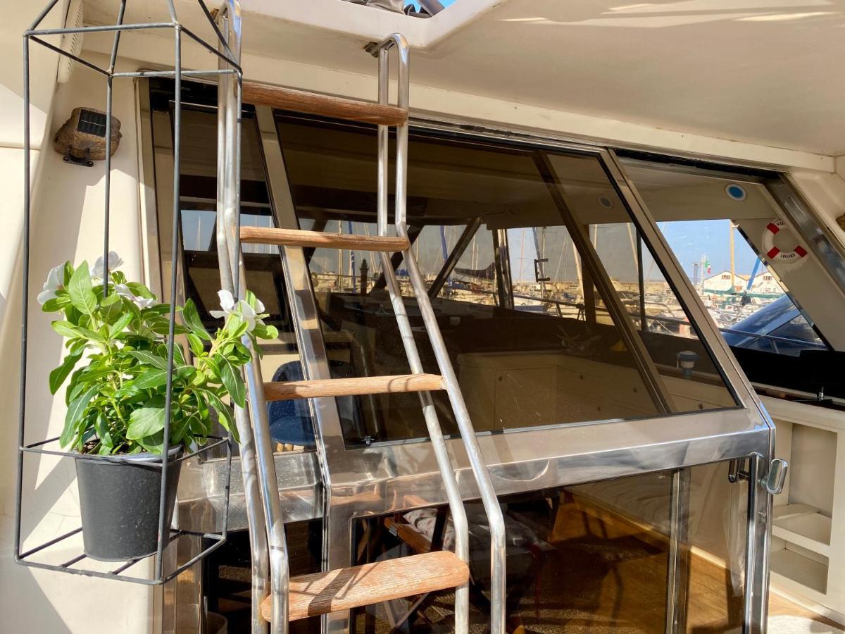 Hôtel Panaby Houseboat à Palerme Extérieur photo